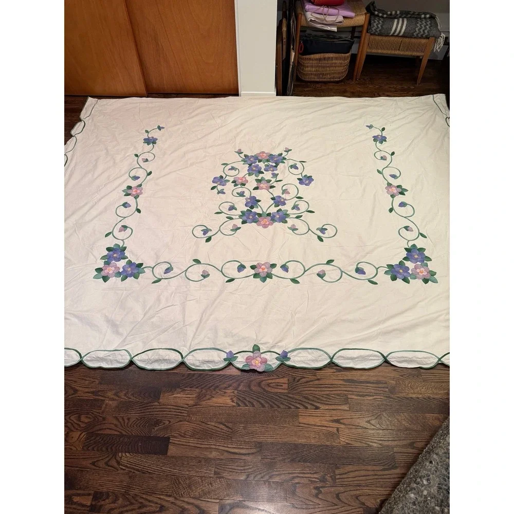 Vintage appliqué duvet cover.